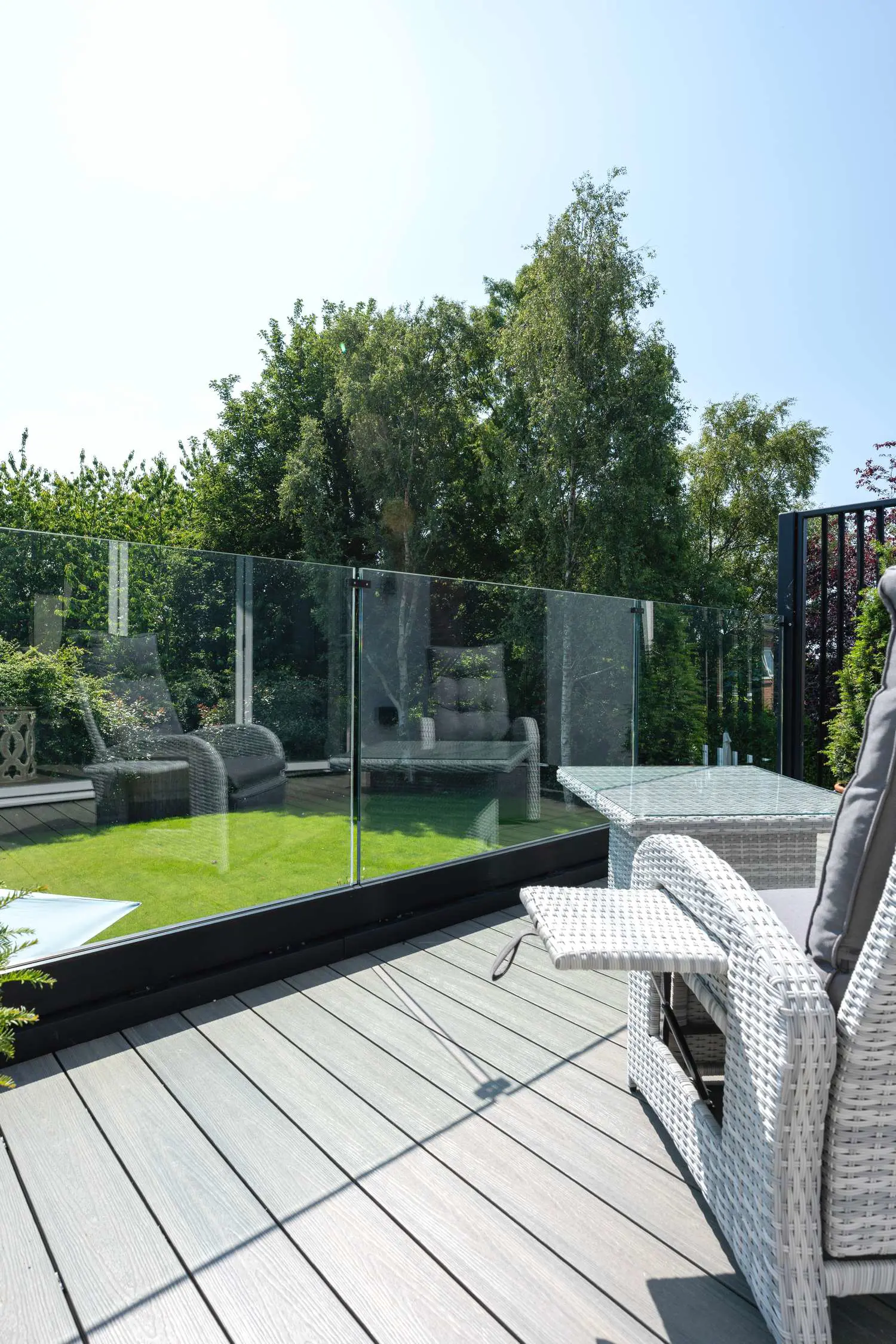 Balcony view over the garden.
